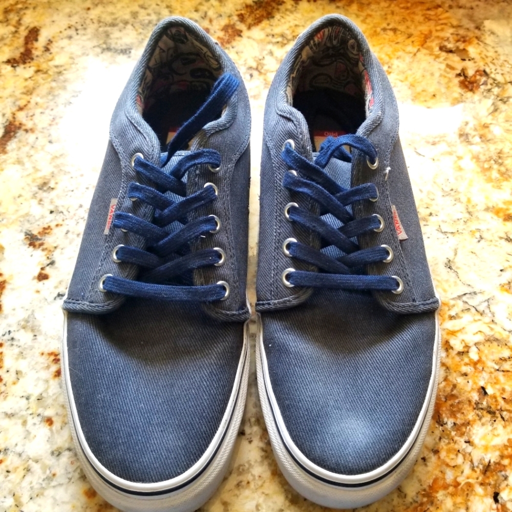 Men's Vans Tennis Shoes ~ Size 9.5